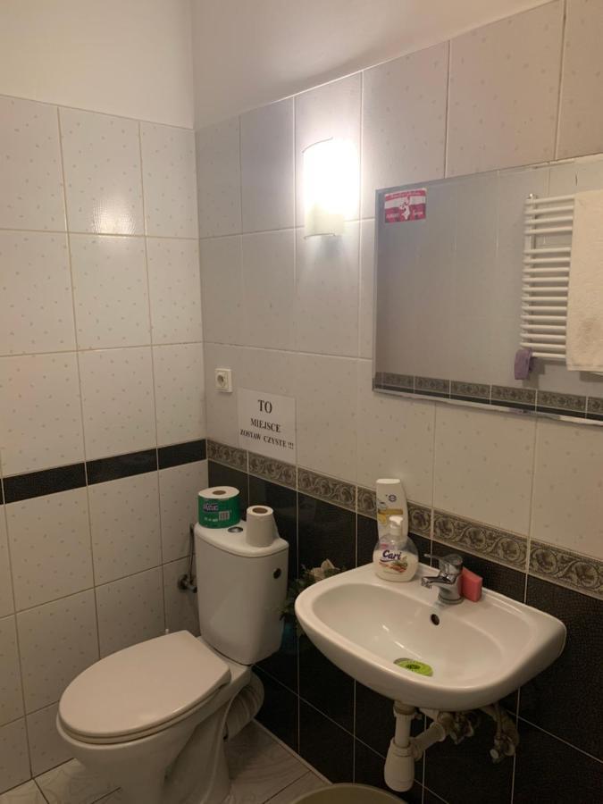 Tanie Bartek Hostel *